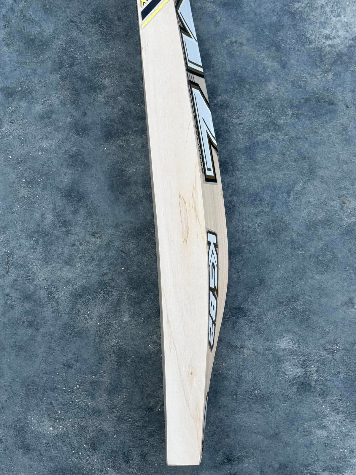 MB Malik UMZ KG82 Cricket Bat