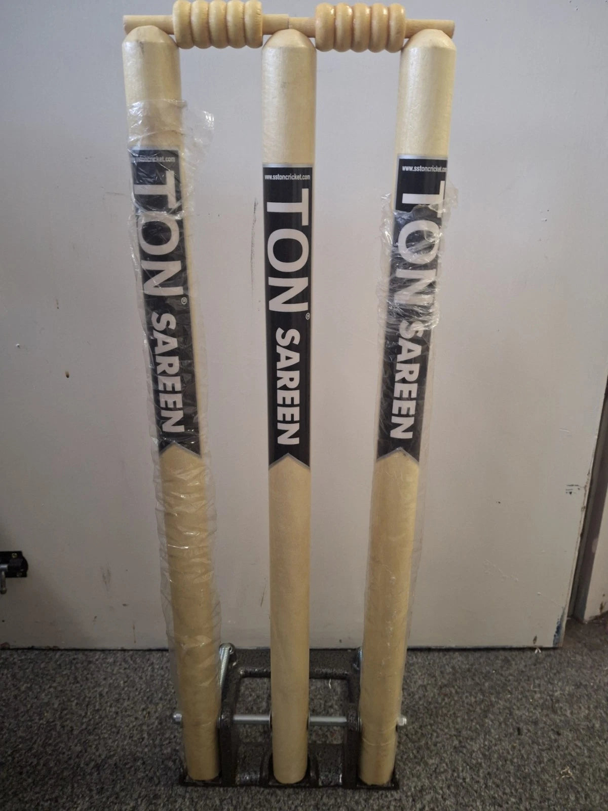 SS TON Spring Back Cricket Stumps