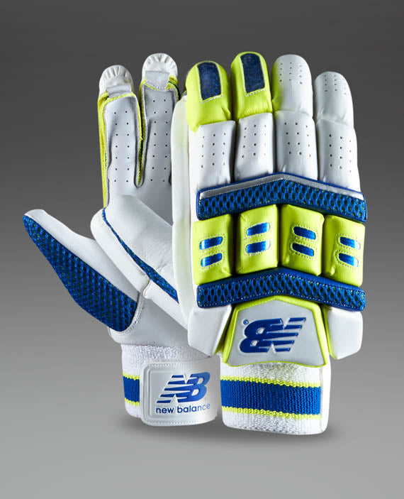 New Balance DC 880 Junior Batting Gloves