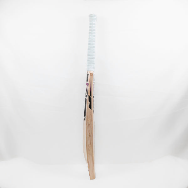 UZI Minerva Pro Cricket Bat 2024