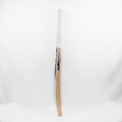 UZI Minerva Pro Cricket Bat 2024